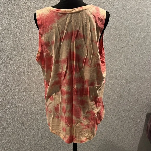 2 Time and Tru tank tops great condition super comfortable - Picture 4 of 12